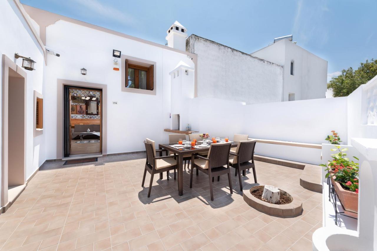 Apartament Traditional House Leventis *